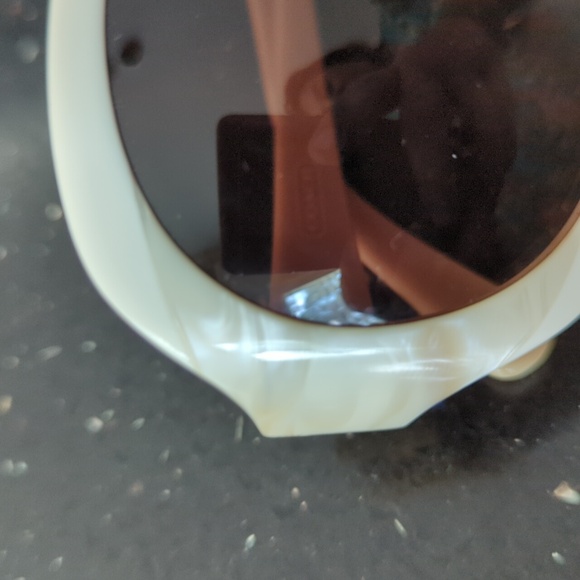 Ivory Coach sunglasses - Picture 2 of 8